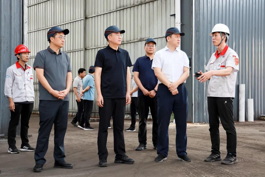 市委常委、副市長(zhǎng)、翼城縣委書(shū)記王淵到華翔（翼城）新材料科技園現(xiàn)場(chǎng)辦公